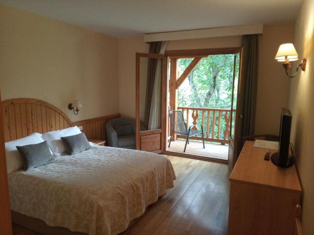 Estanys Blaus Hotel Tavascan